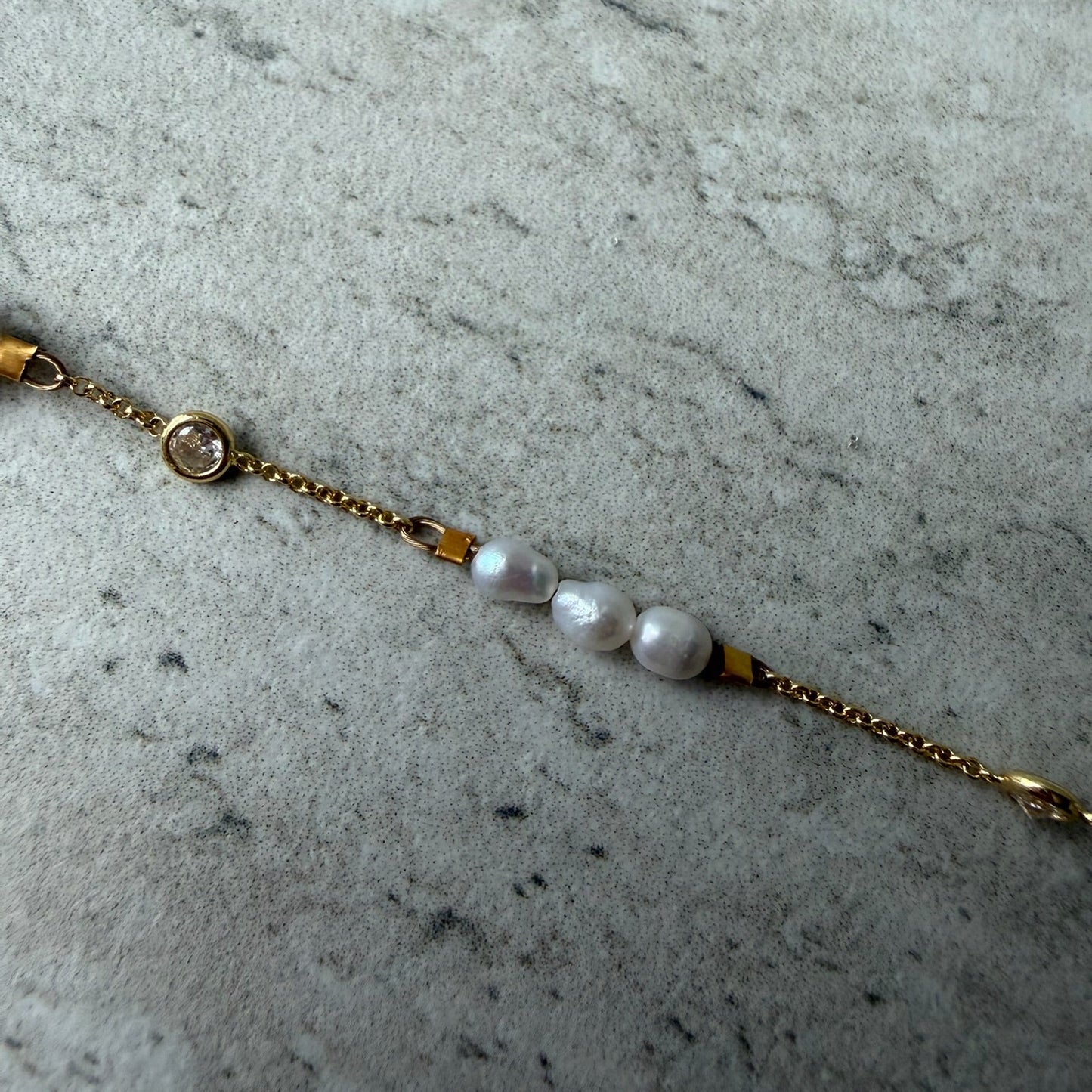 April Pearl Bracelet
