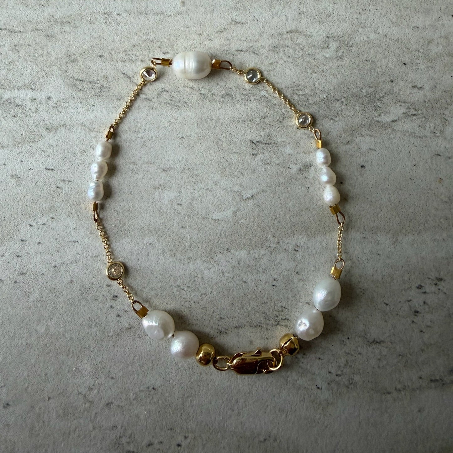 April Pearl Bracelet