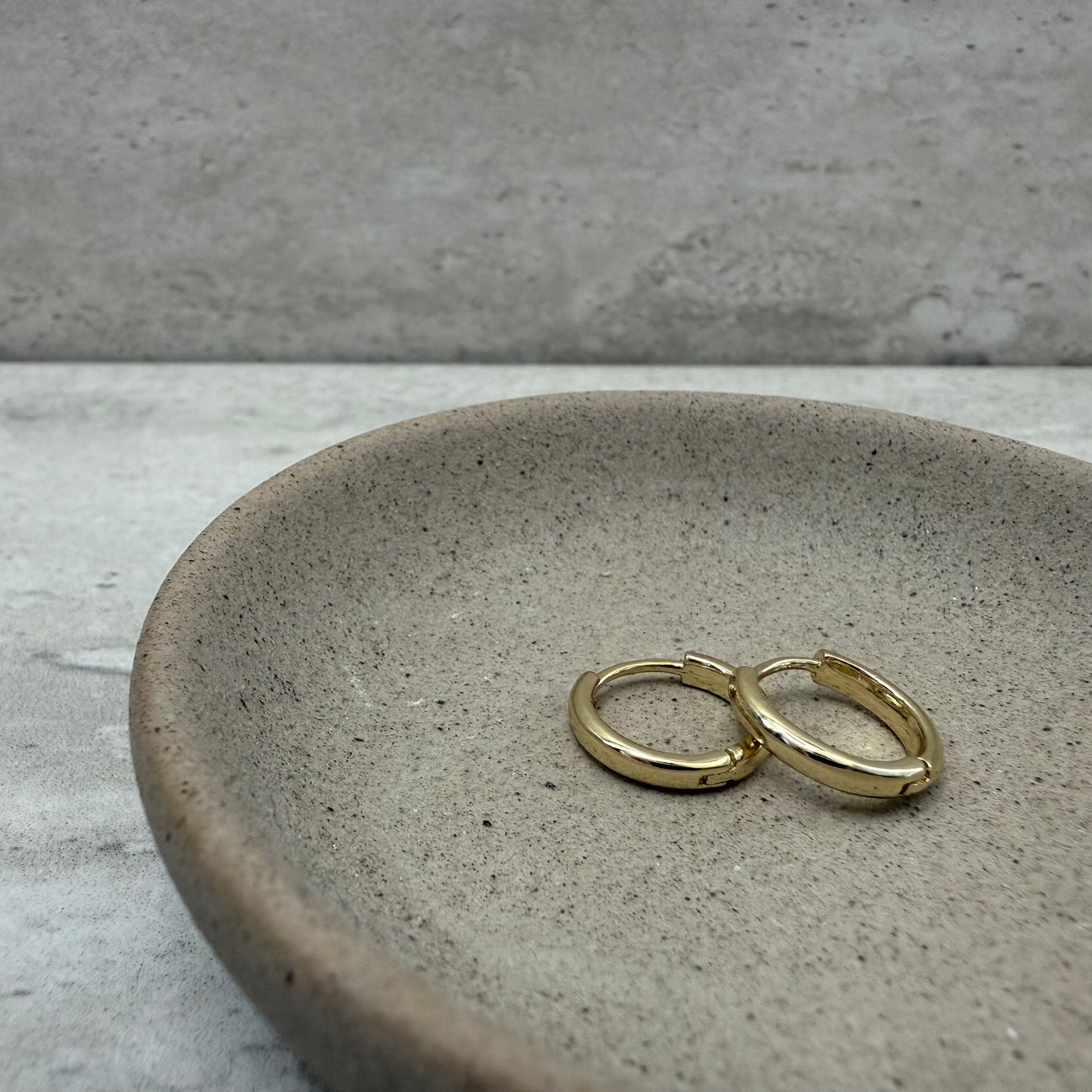 Hoop Earring (Thin)
